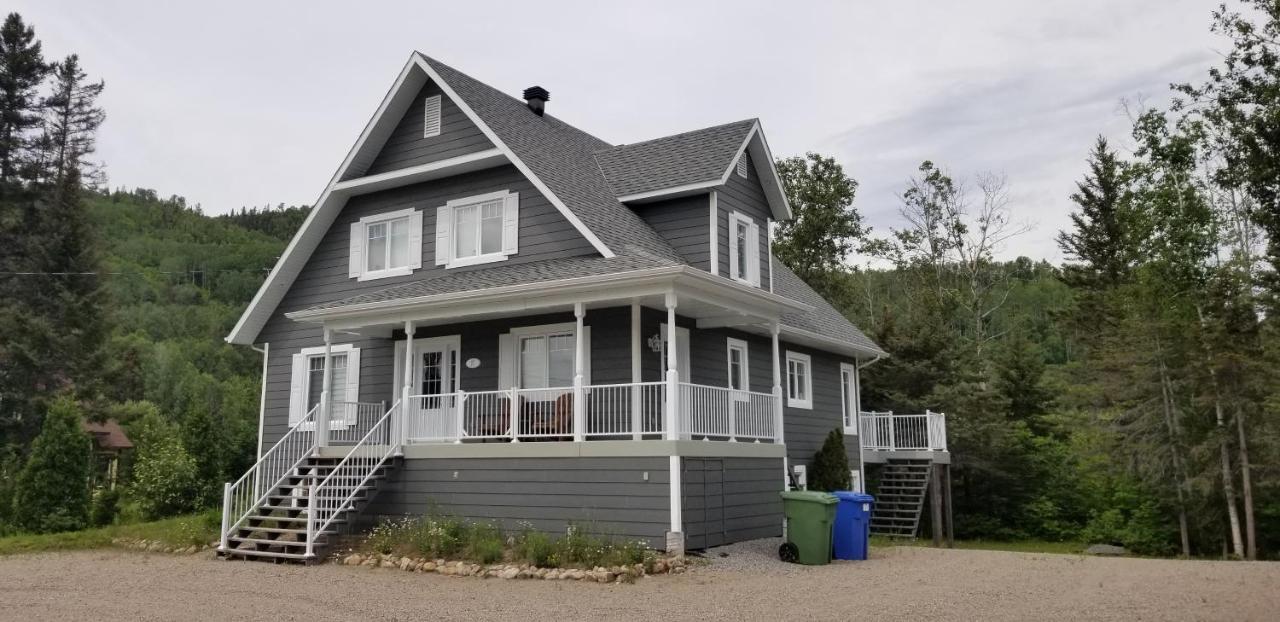 Condo-Chalet De La Vallee D'Edouard LʼAnse-Saint-Jean Exteriör bild