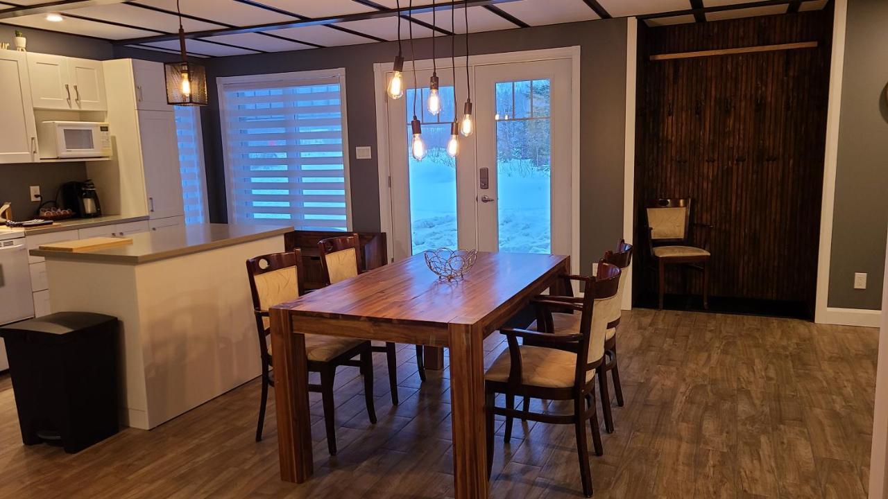 Condo-Chalet De La Vallee D'Edouard LʼAnse-Saint-Jean Exteriör bild
